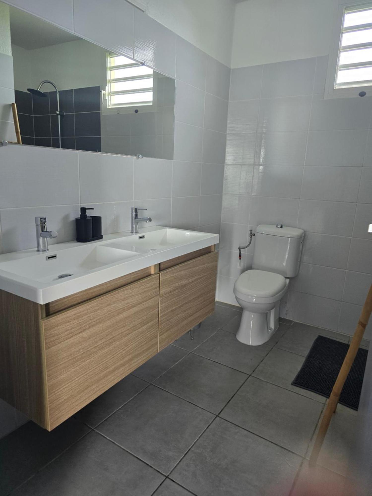 Maison Laurencia - Appartement De L'Etage Sainte-Anne  Zewnętrze zdjęcie