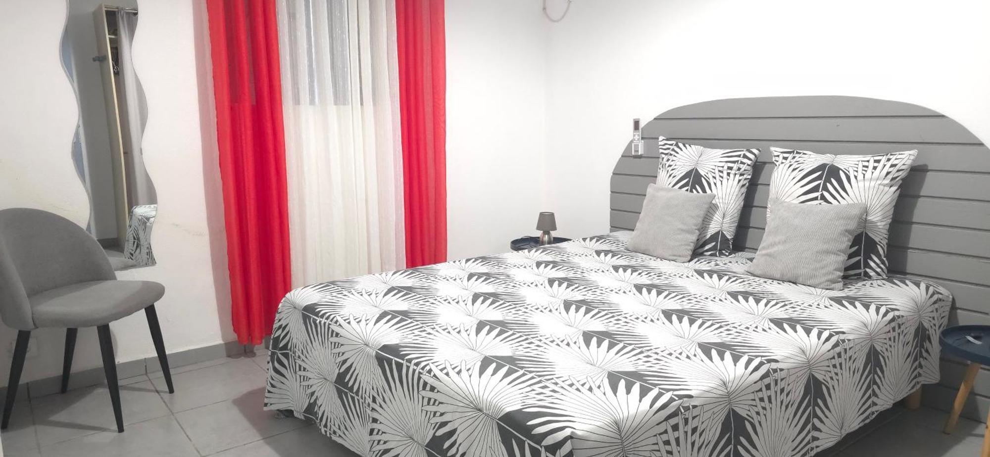 Maison Laurencia - Appartement De L'Etage Sainte-Anne  Zewnętrze zdjęcie