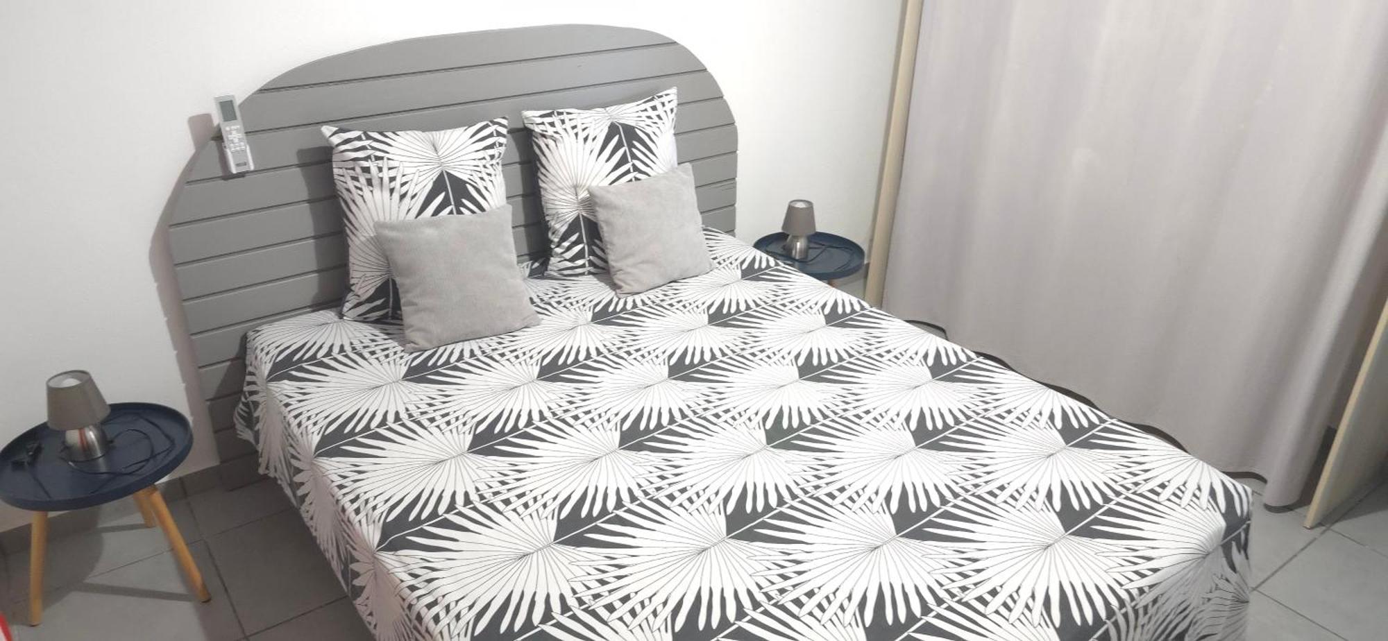 Maison Laurencia - Appartement De L'Etage Sainte-Anne  Zewnętrze zdjęcie